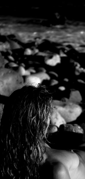 maui-girl-(b&w)4